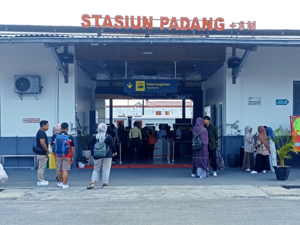 Libur Lebaran, Penumpang Kereta Api di Sumbar Capai 49.972&nbsp;Orang